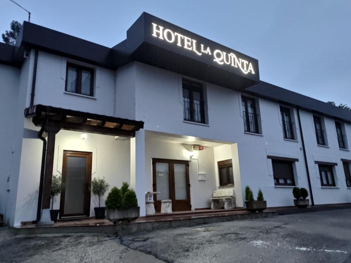 Hotel La Quinta Cue Ngoại thất bức ảnh
