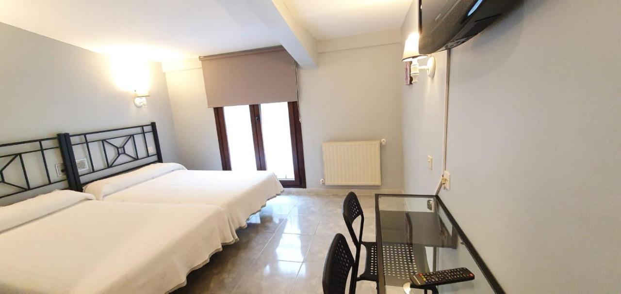 Hotel La Quinta Cue Ngoại thất bức ảnh