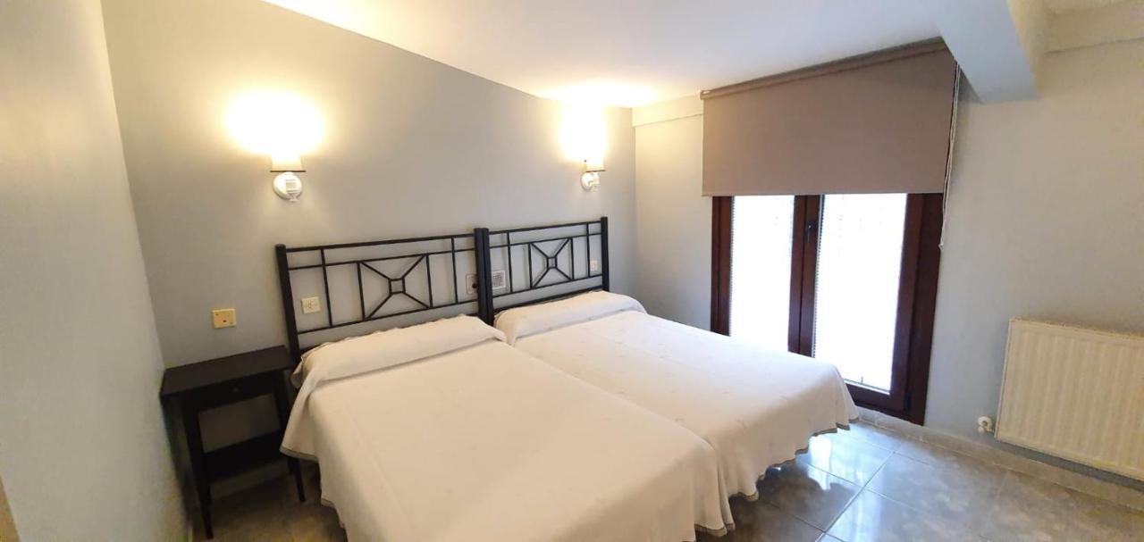 Hotel La Quinta Cue Ngoại thất bức ảnh
